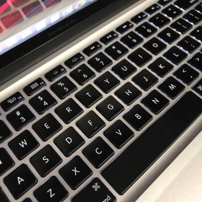 MacBook Pro 13,3" Intel Core i5 2.3GHz/8GB DDR3/256SSD/Intel Graphics 3000 Б/В
