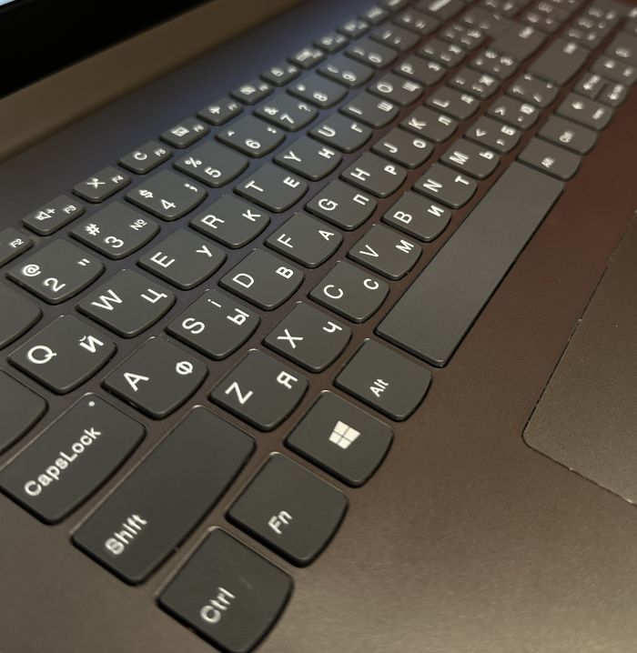 Ноутбук Lenovo 330-15IKB i5-7200U 8Gb 256Gb SSD Nvidia MX130 - 2Gb Б\В