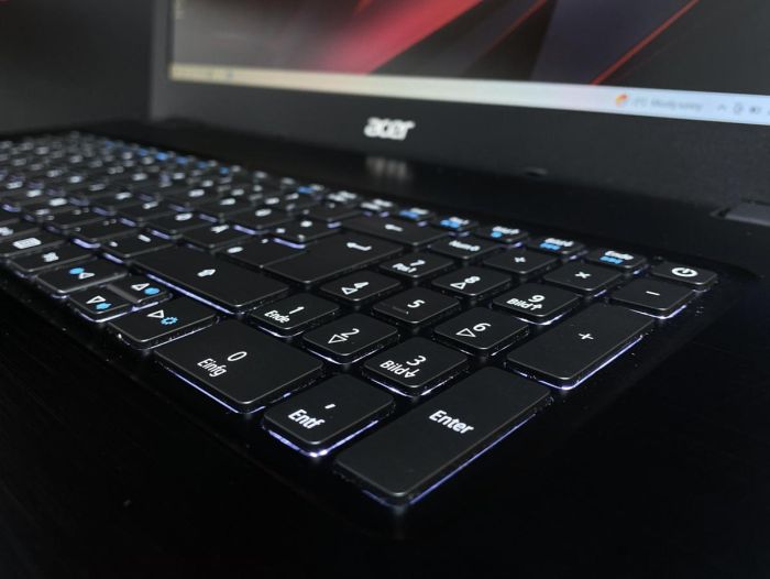 ноутбук Acer Aspire 17 F5-771G I5-7200U 8 GB SSD 500GB GTX 950M Б/В