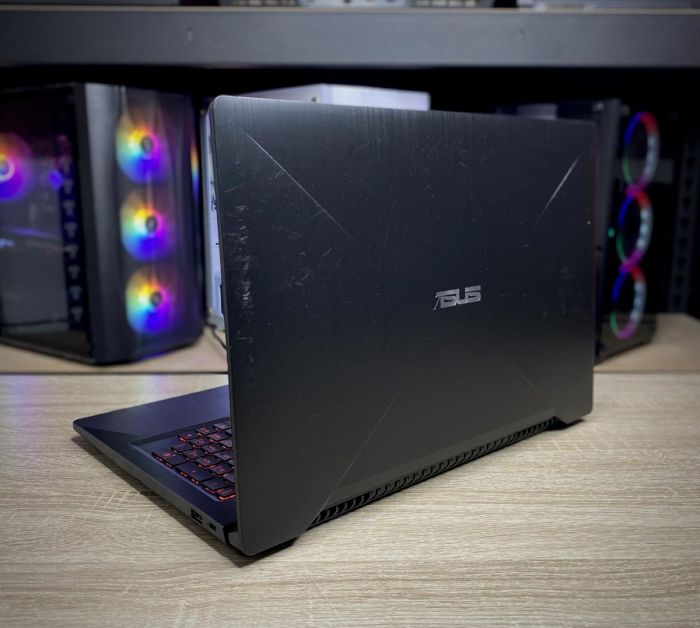 Ноутбук ASUS Tuf i5-7300HQ 16Gb 256SSD GTX1060 Б/В