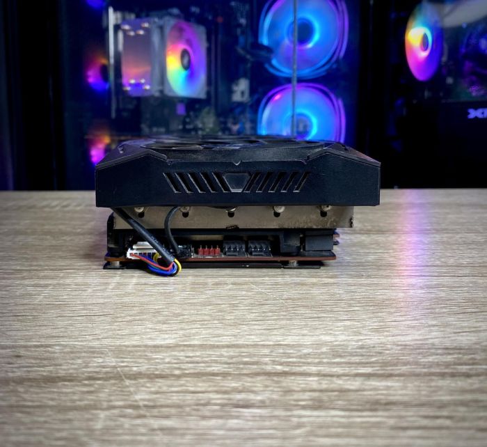 Відеокарта Asus ROG Strix RX5700 8Gb