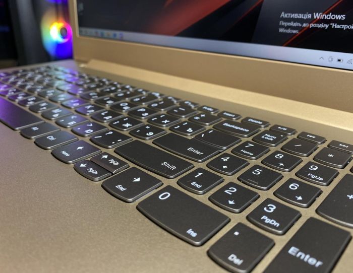 Ноутбук Lenovo 520-15IKB/i5-8250U/20Gb/500SSD/Nvidia MX150