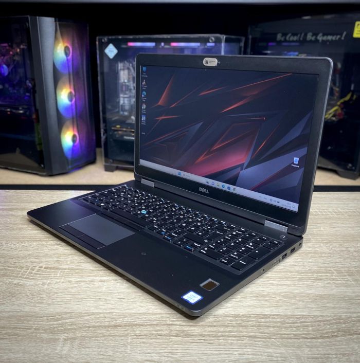 Ноутбук Dell 5570 i5-6200U/8GB/256SSD/Intel HD 520
