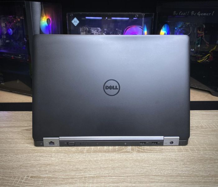 Ноутбук Dell 5570 i5-6200U/8GB/256SSD/Intel HD 520