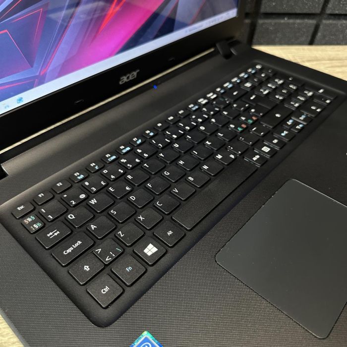 Ноутбук acer Aspire ES1 17,3" CeleronN3450/8GB/320HDD/HDGraphics500 Б/В