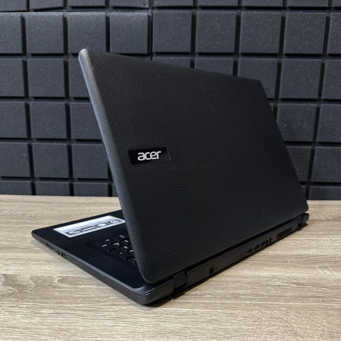 Ноутбук acer Aspire ES1 17,3" CeleronN3450/8GB/320HDD/HDGraphics500 Б/В