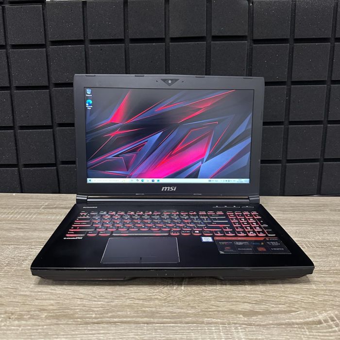 Ноутбук MSI Titan 8RF 120Hz i7-8750H/16Gb/512Gb/GTX1070-8Gb Б/В