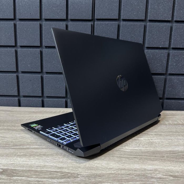 Ноутбук HP Pavilion Gaming Ryzen 5 5600H/8Gb/512SSD/RTX3050 Б/В