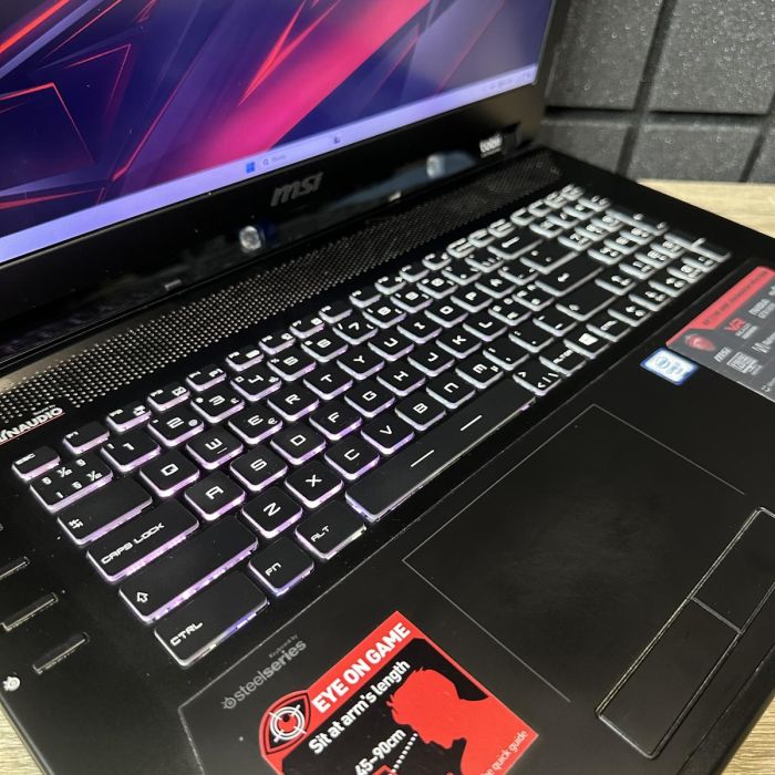 Ноутбук MSI DOMINATOR PRO TOBI i7-6700HQ/16GB/256SSD+1Tb HDD/GTX1070-8Gb Б/В
