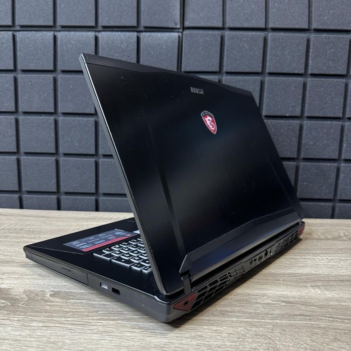 Ноутбук MSI DOMINATOR PRO TOBI i7-6700HQ/16GB/256SSD+1Tb HDD/GTX1070-8Gb Б/В