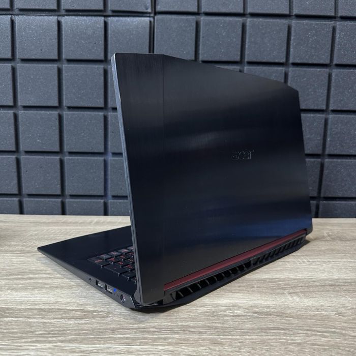 Ноутбук Acer Nitro 5 i5-8300H/8GB/256SSD/GTX1050-4GB