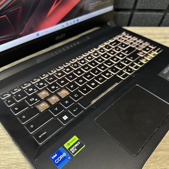 ноутбук MSI Katana 15 144Hz i7-12650H/16GB/512SSD/RTX4070-8GB Б/В