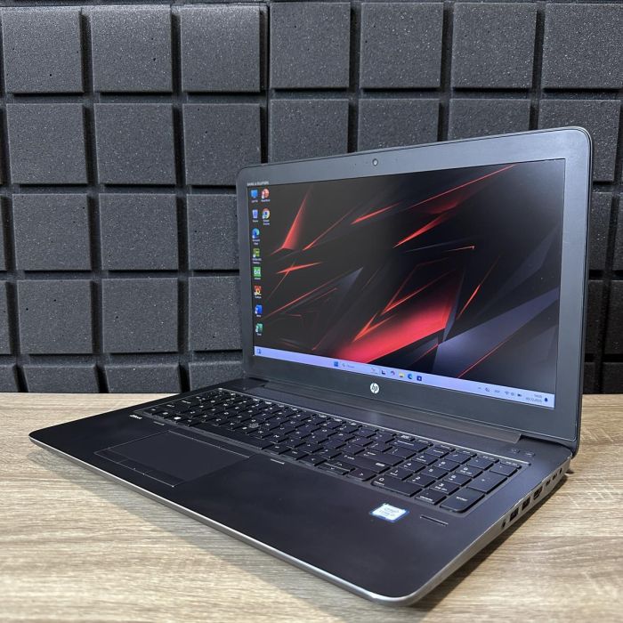 ноутбук HP ZBook 15 G3 i7-6700HQ/8GB/256SSD/QuadroM1000M-2GB Б/В