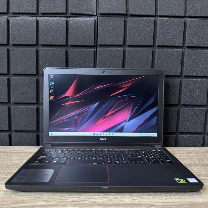 Ноутбук Dell Inspiron 15 i5-7300HQ/8GB/256SSD/GTX1050-4GB Б/В