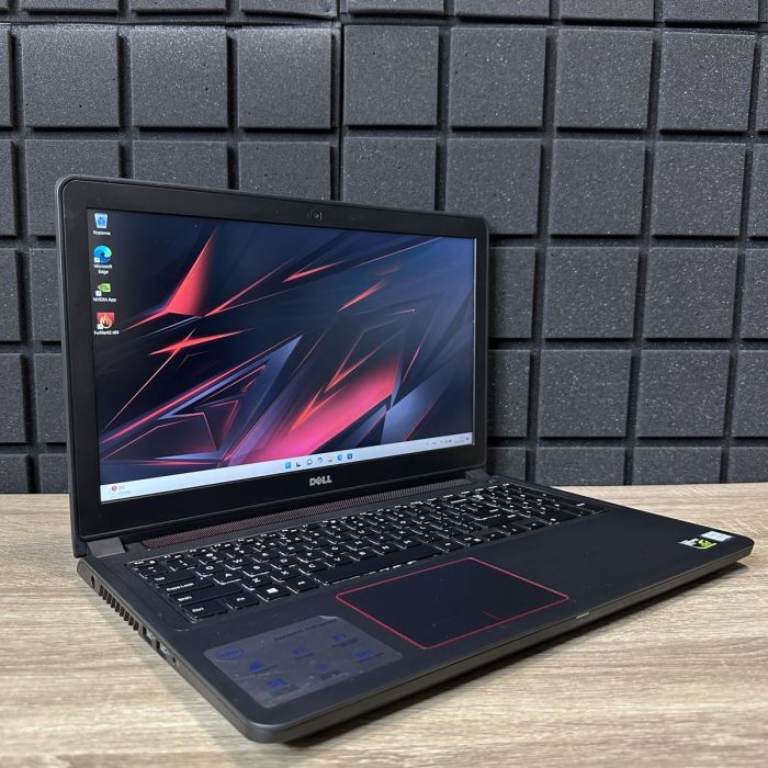 Ноутбук Dell Inspiron 15 i5-7300HQ/8GB/256SSD/GTX1050-4GB Б/В