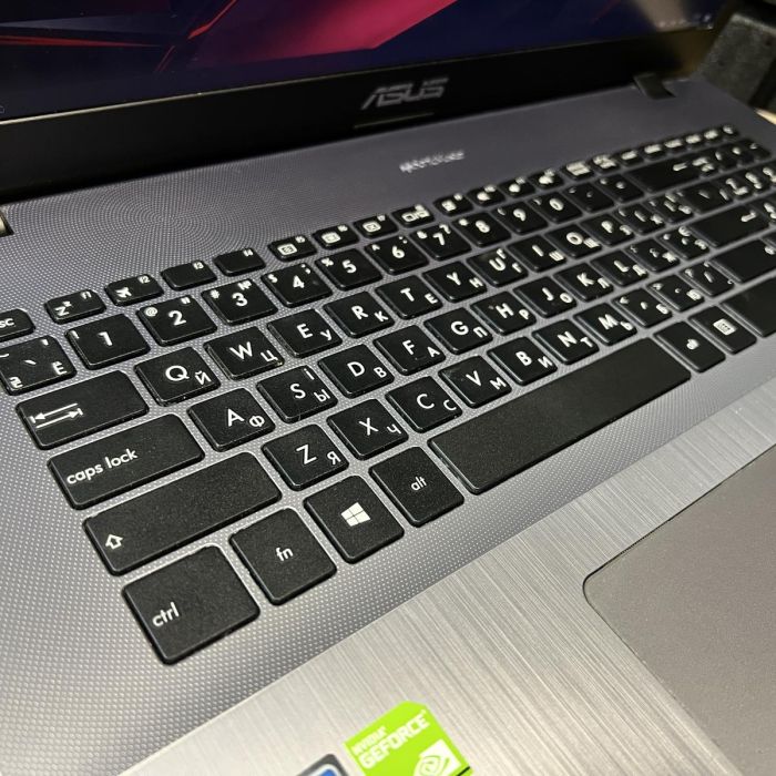 Ноутбук Asus VivoBook 17" Pentium Silver N5000/8Gb/480SSD/MX110-2GB Б/В