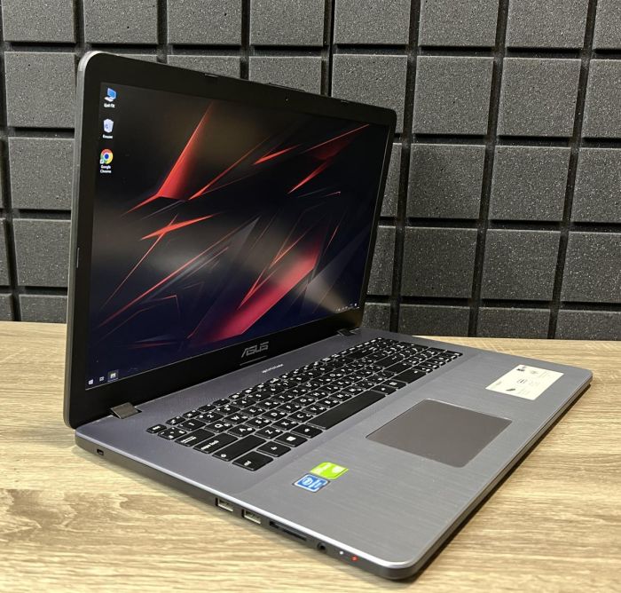 Ноутбук Asus VivoBook 17" Pentium Silver N5000/8Gb/480SSD/MX110-2GB Б/В