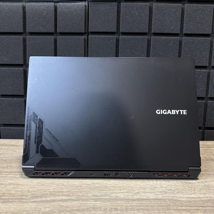 Ноутбук Gigabyte G5 144Hz i5-12500H/16GB/512SSD/RTX4050-6GB Б/В