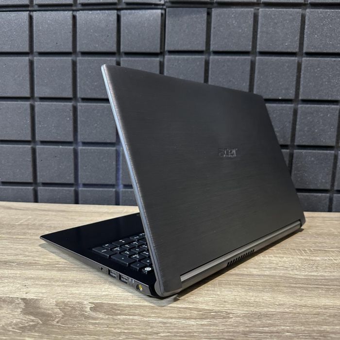 Ноутбук Acer Aspire i3-6006U/8GB/120SSD+1TbHDD/940MX-2GB Б/В