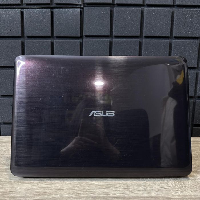Ноутбук Asus X556UQ i7-6500U/16GB/2TbHDD/940MX-2GB Б/В