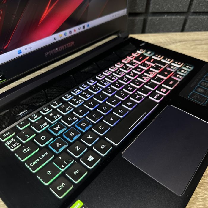 Ноутбук Acer Predator Triton 500 300Hz I7-10750H/32GB|1TB SSD/RTX 2070 SUPER MQ 8GB Б/В