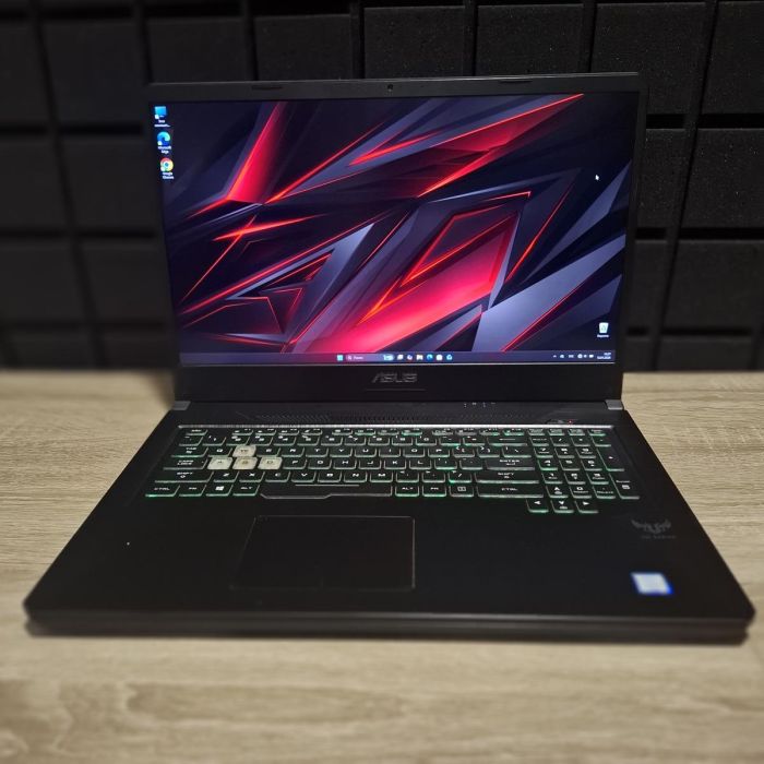 ноутбук Asus Tuf FX705GE 17" i7-8750H/16GB/256SSD+1TbHDD/GTX1050Ti-4GB Б/В