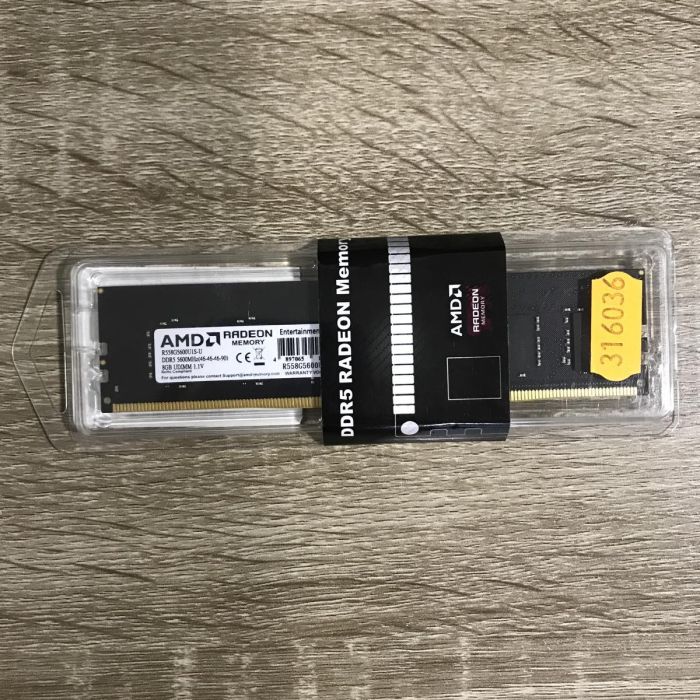 DIMM AMD Radeon Memory DDR5 8GB 5600MHz NEW