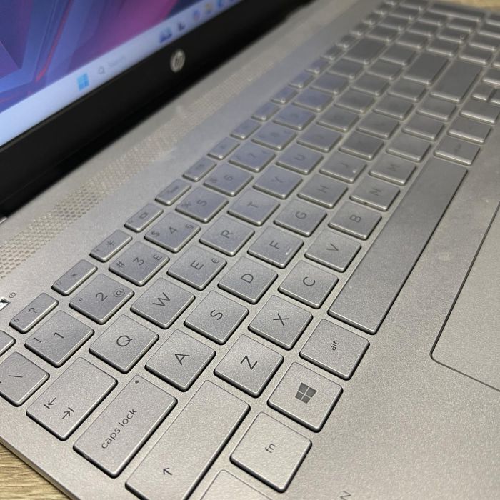 Ноутбук HP PAVILION 15 i7-8550U/8Gb/1TbHDD/940MX-2GB Б/В