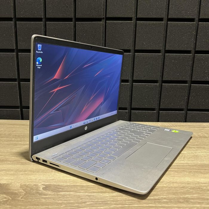 Ноутбук HP PAVILION 15 i7-8550U/8Gb/1TbHDD/940MX-2GB Б/В