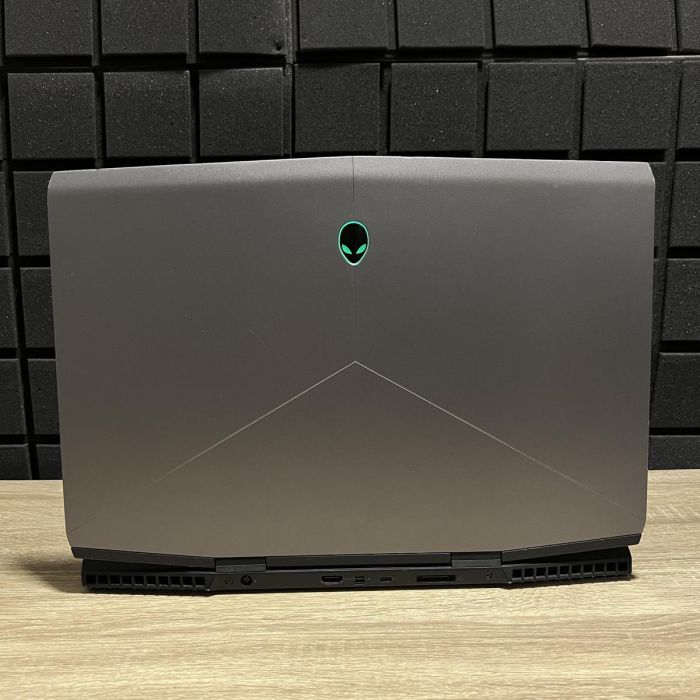 Ноутбук DELL ALIENWARE M17 i7-8750H/16GB/480SSD/RTX2070MQ-8GB Б/В