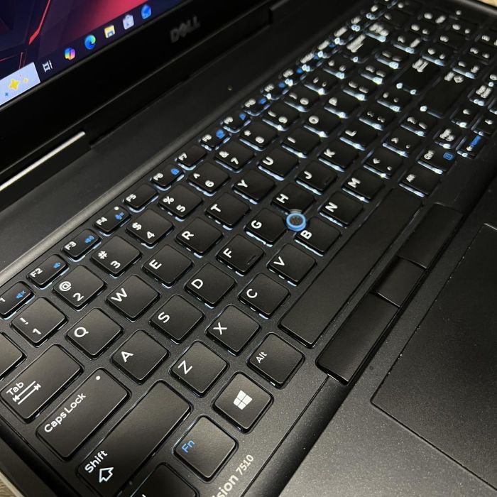 Ноутбук Dell Precision 7510 i7-6820HQ/8GB/1TbSSD/Quadro M1000M-2GB Б/В