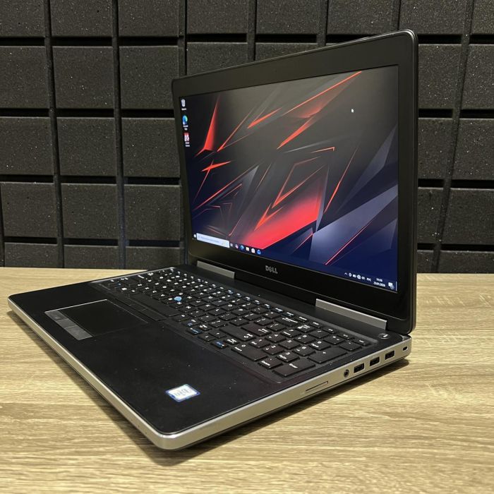 Ноутбук Dell Precision 7510 i7-6820HQ/8GB/1TbSSD/Quadro M1000M-2GB Б/В