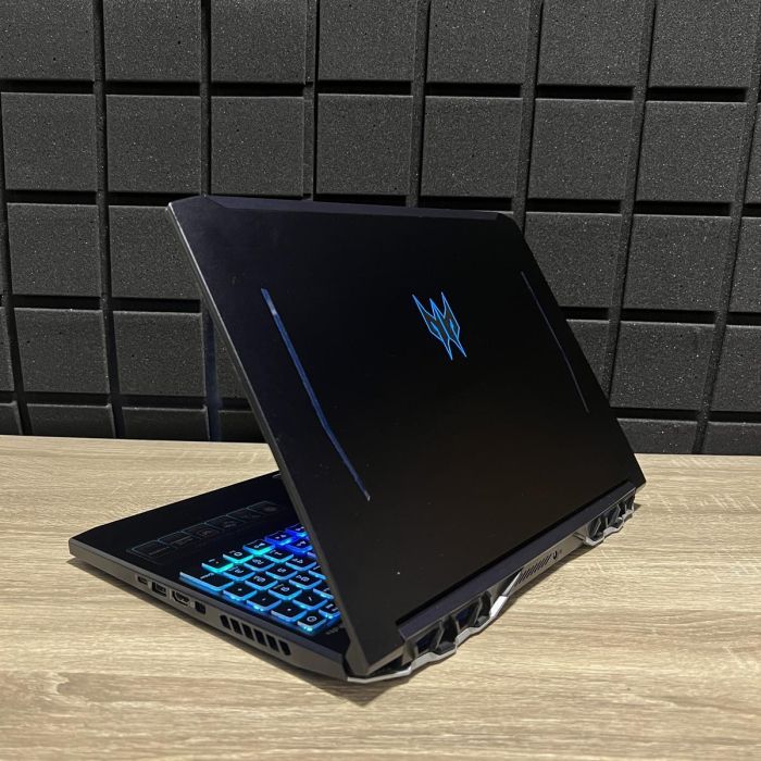 Ноутбук Acer Predator N20C3 144Hz i5-10300H/16GB/512SSD+512SSD/RTX2070MaxQ-8GB Б/В
