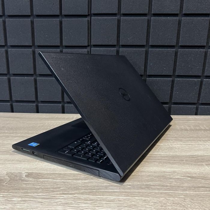 Ноутбук Dell Inspiron 15 A6-6310APU/8GB/250SSD/IntelHD Б/В