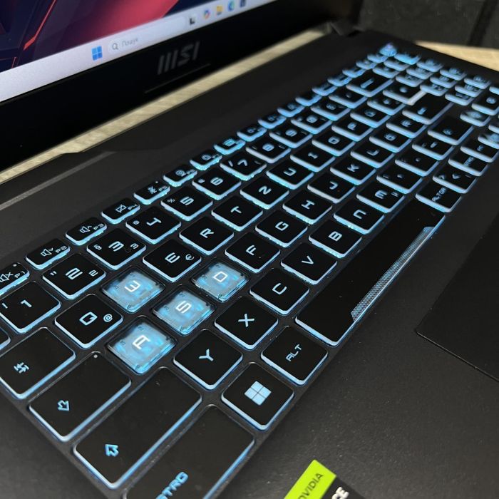 Ноутбук MSI Cyborg 15 144Hz i7-12700H/16GB/1TbSSD/RTX4060-8GB Б/В