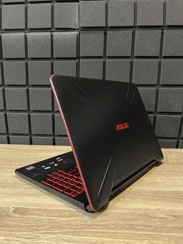 Ноутбук Asus Tuf Gaming FX505DY Ryzen 5 3550H/16Gb/250SSD+1TbHDD/RX560X Б/В