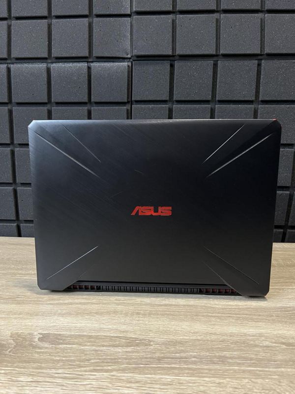 Ноутбук Asus Tuf Gaming FX505DY Ryzen 5 3550H/16Gb/250SSD+1TbHDD/RX560X Б/В