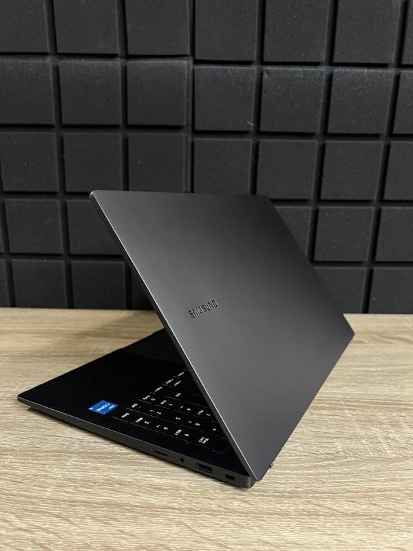 Ноутбук Samsung 750XFG i3-1315U/8GB/256SSD/UHDGraphics Б/В