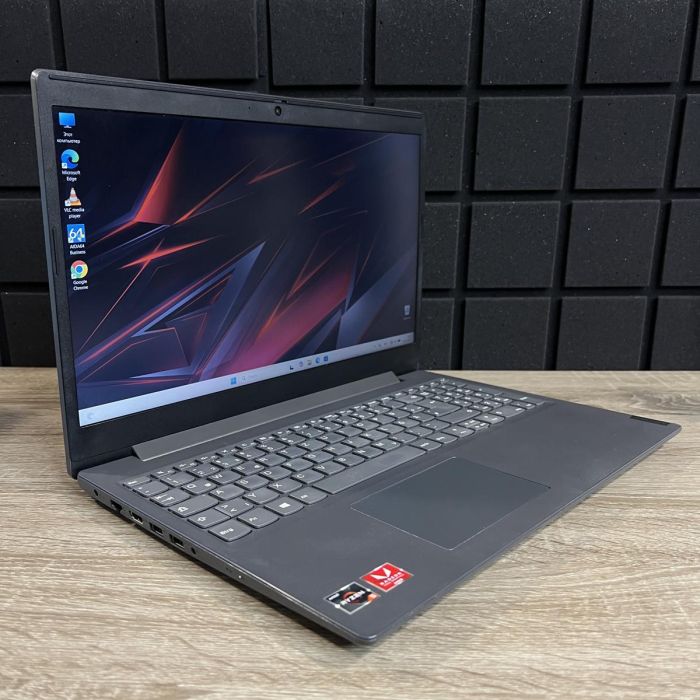 Ноутбук Lenovo V155-15API Ryzen 5 3500U/8GB/256SSD/Radeon Vega8-2GB Б/В