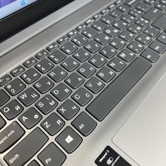 Ноутбук Lenovo IdeaPad 3 15IML05 i3-10110U/20GB/512SSD/MX130-2GB Б/В