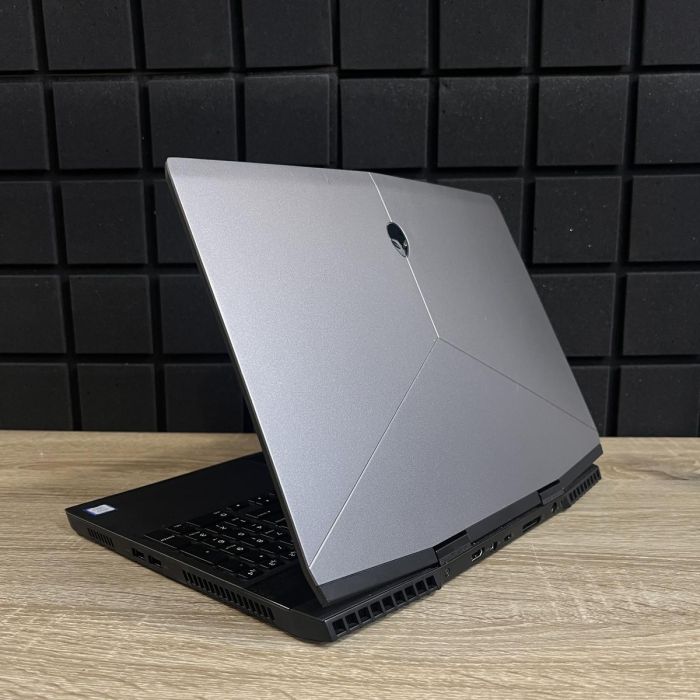 Ноутбук Dell Alienware m15 144Hz i7-8750H/16GB/512SSD/RTX2060-6GB Б/В