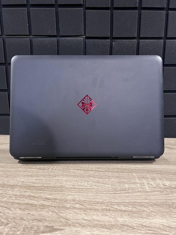 ноутбук HP Omen 15.6 60гц/i5 7300HQ/8gb /128SSD+HDD 1TB /GTX 1050 Б/В