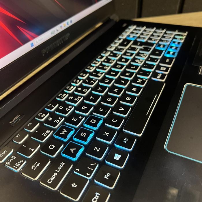 Ноутбук Acer Predator 17.3 144гц/i7 9750H/16gb/SSD 512gb/RTX 2060-6Gb Б/В