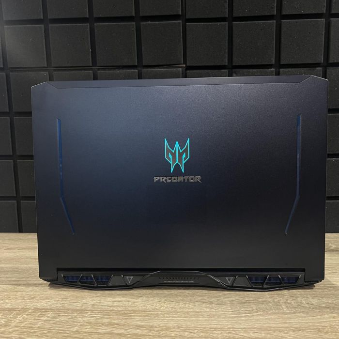 Ноутбук Acer Predator 17.3 144гц/i7 9750H/16gb/SSD 512gb/RTX 2060-6Gb Б/В