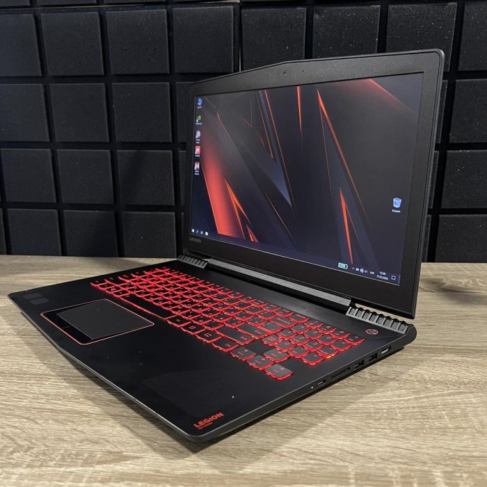 Ноутбук Lenovo Legion Y520 i5-7300HQ/16GB/256SS+1TbHDD/GTX1050Ti-4GB