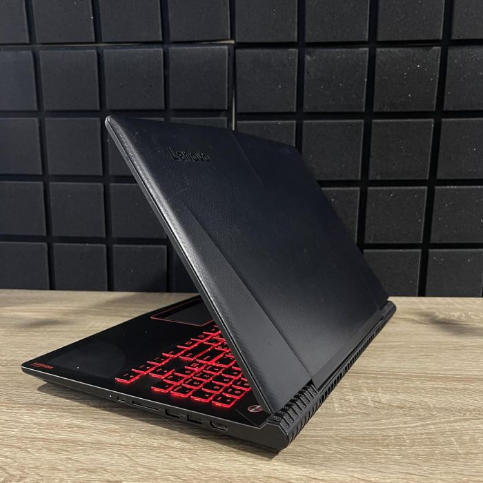 Ноутбук Lenovo Legion Y520 i5-7300HQ/16GB/256SS+1TbHDD/GTX1050Ti-4GB