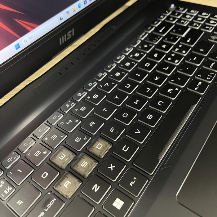 Ноутбук MSi Katana 144гц i7-12650H/16gb/1TB SSD/RTX4060 Б/В
