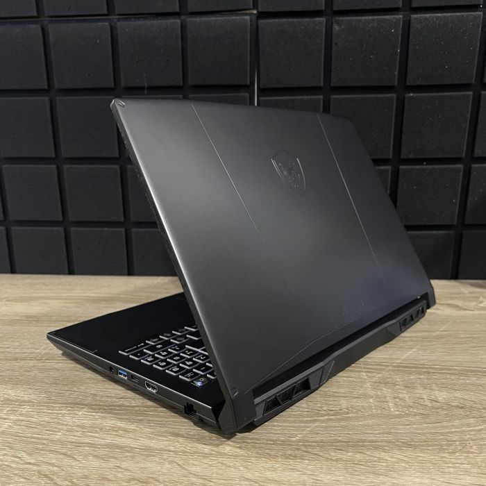 Ноутбук MSi Katana 144гц i7-12650H/16gb/1TB SSD/RTX4060 Б/В