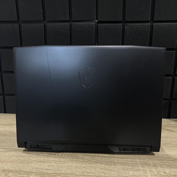 Ноутбук MSi Katana 144гц i7-12650H/16gb/1TB SSD/RTX4060 Б/В