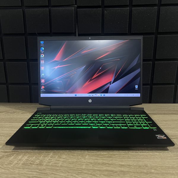 Ноутбук HP Pavilion Gaming laptop 15 ryzen 5 3550H/16GB/128SSD+1TbHDD/GTX1650 Б/В